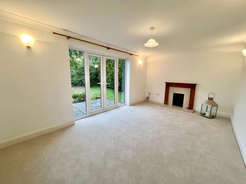 Living Room.jpg