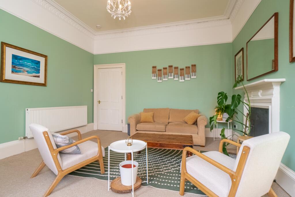 Lounge 4