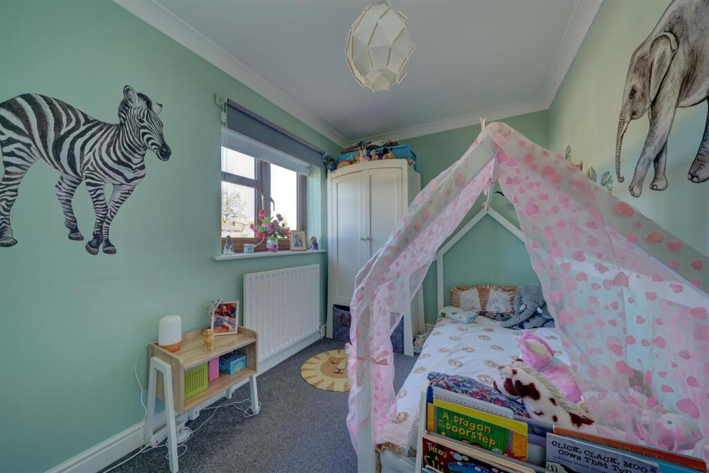 23 Foster Crescent (8).jpg