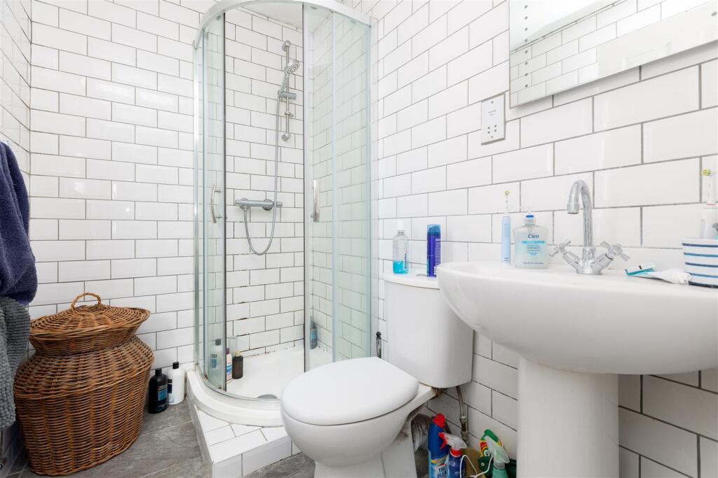 28 Parker Close-4.jpg