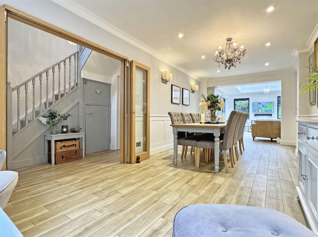 Dining Room e.jpg
