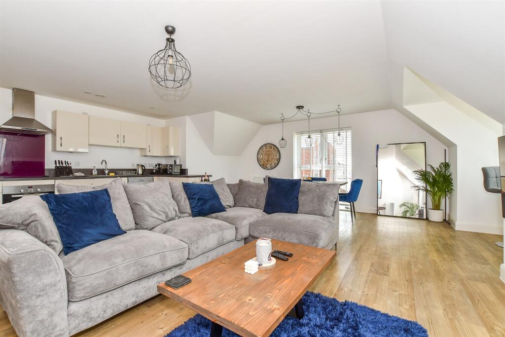 Lounge/ Kitchen/ Diner