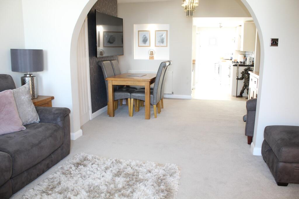 Open Plan Lounge And Kitchen 