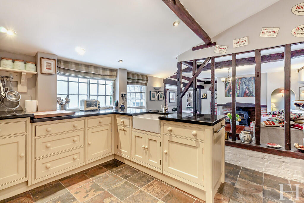 8658493-interiorW...