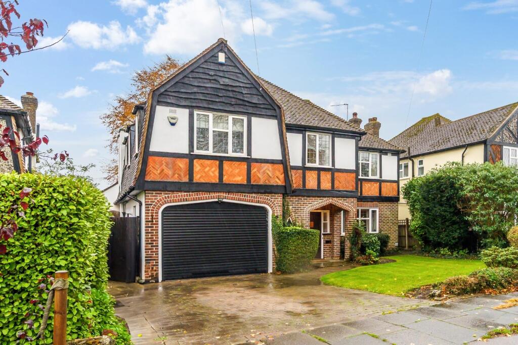 LONGCROFT AVENUE (3).jpg