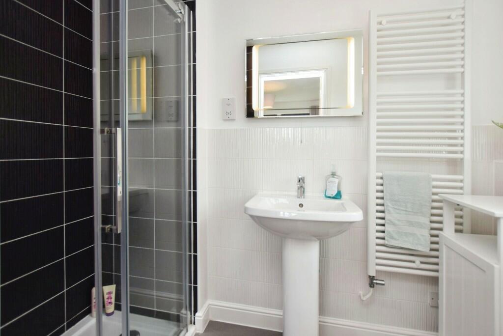 Ensuite shower