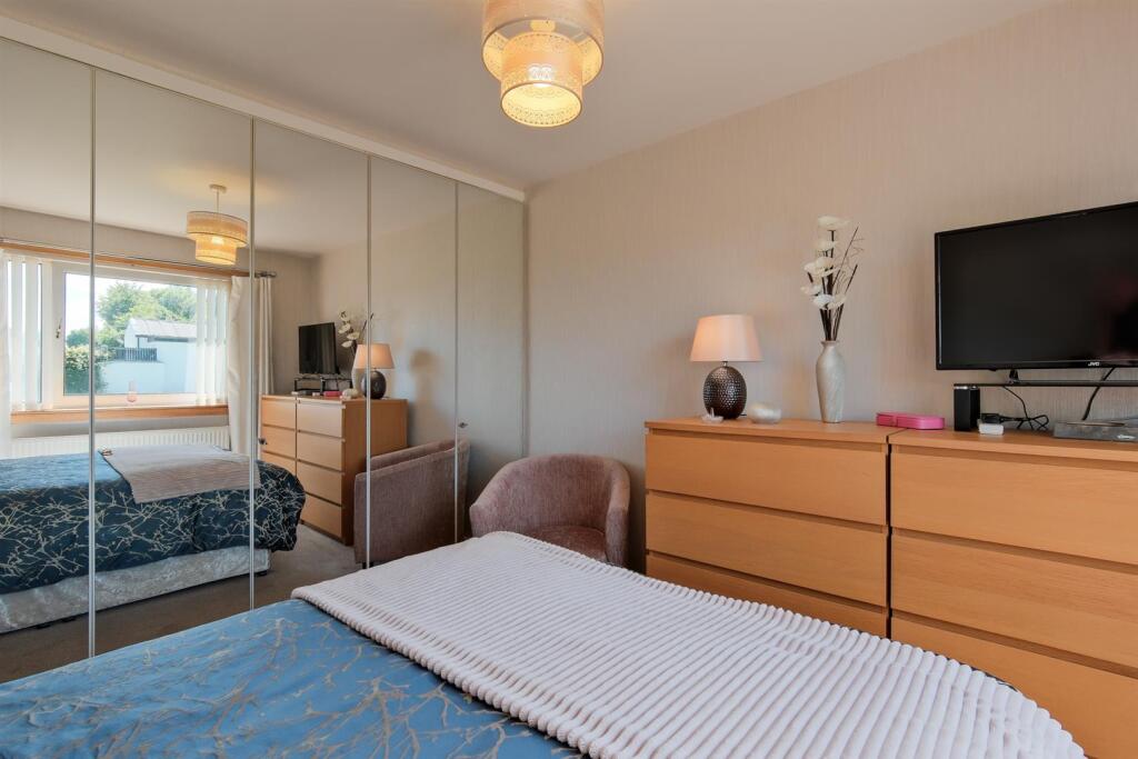 038-11 Whiteshaw Avenue, Carluke, ML8 5DF.jpg