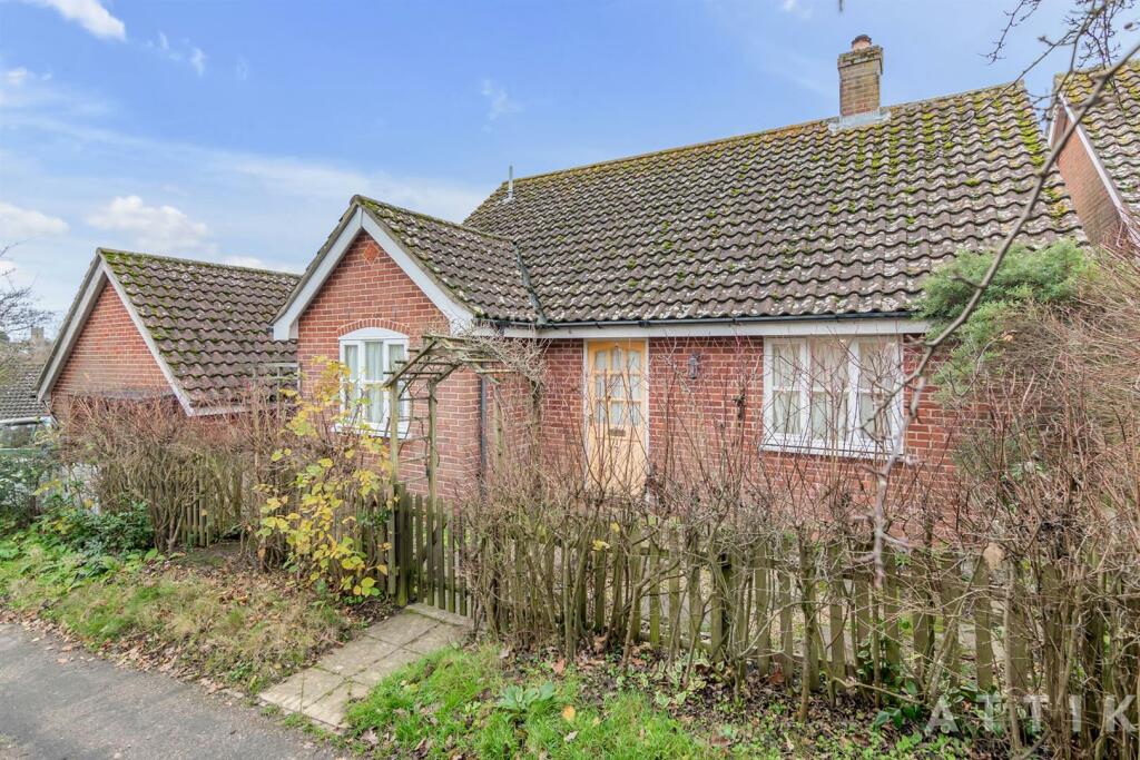 17 Rectory Grn, Halesworth IP19 8AN (1).jpg