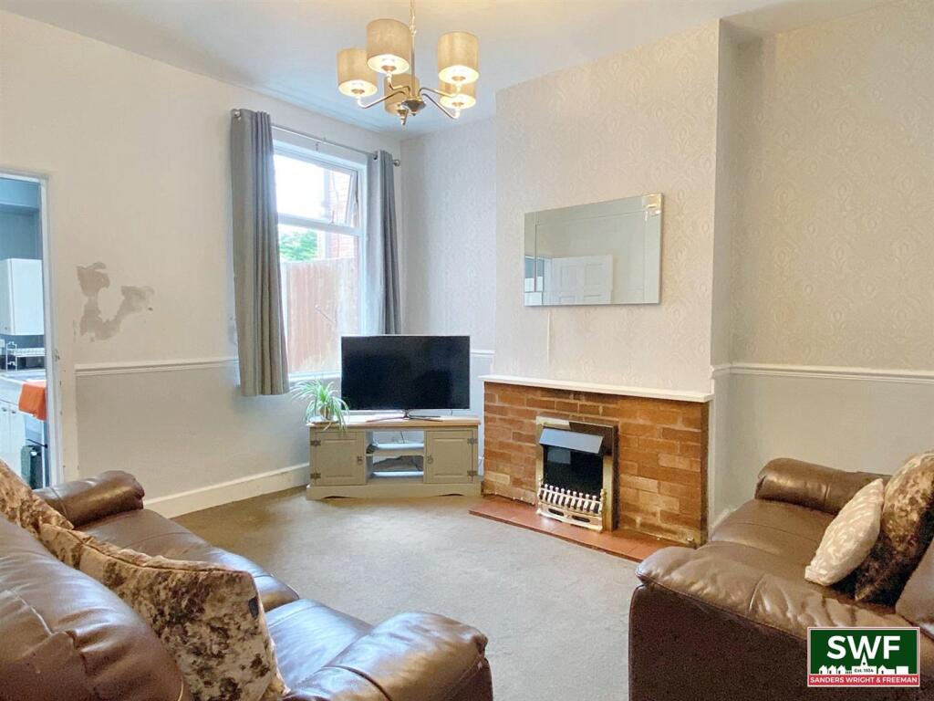 Sitting room2.jpg