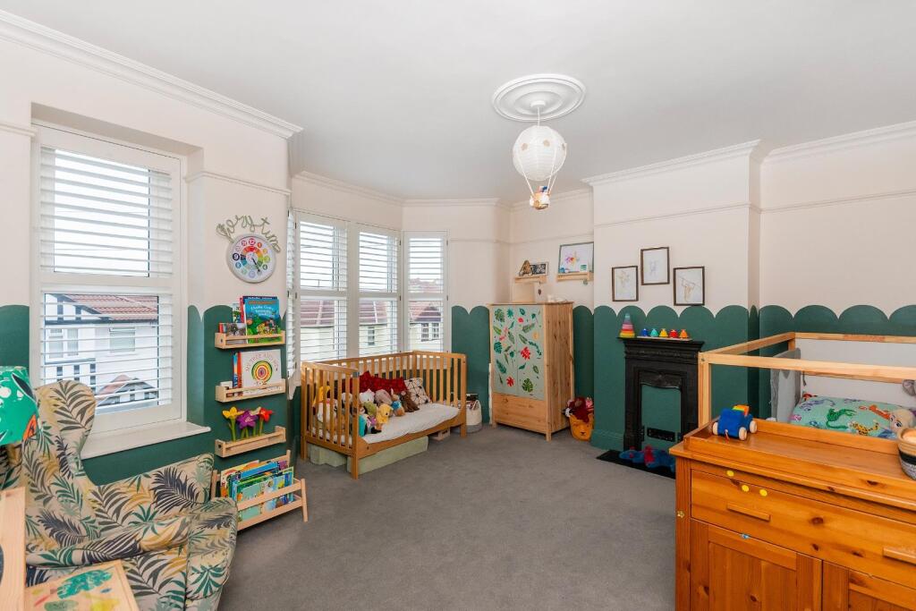 2W4RBN - Bedroom A.jpg