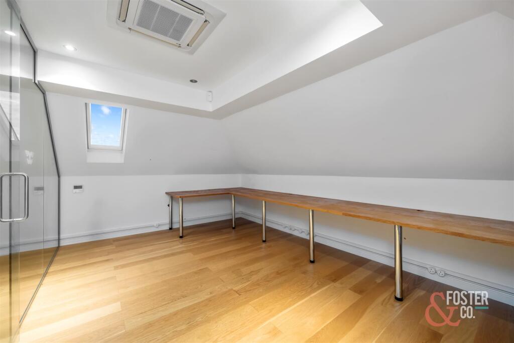 Dyke road ave, 61 garage and gym_007 (1).jpg