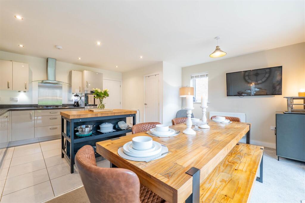 Kitchen/Dining Room
