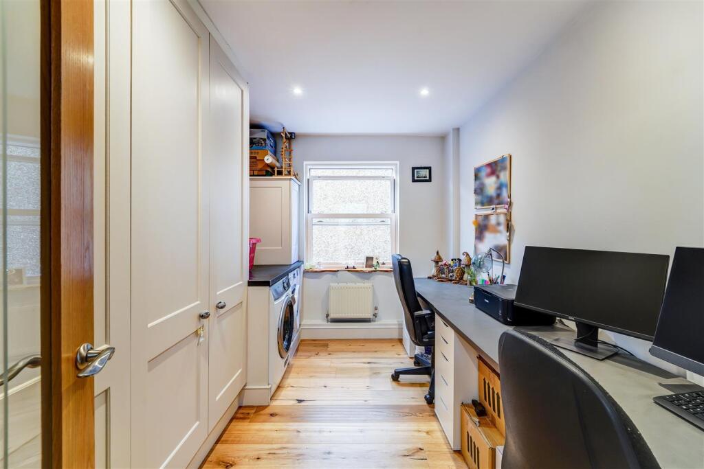 MANOR GREEN ROAD (17).jpg