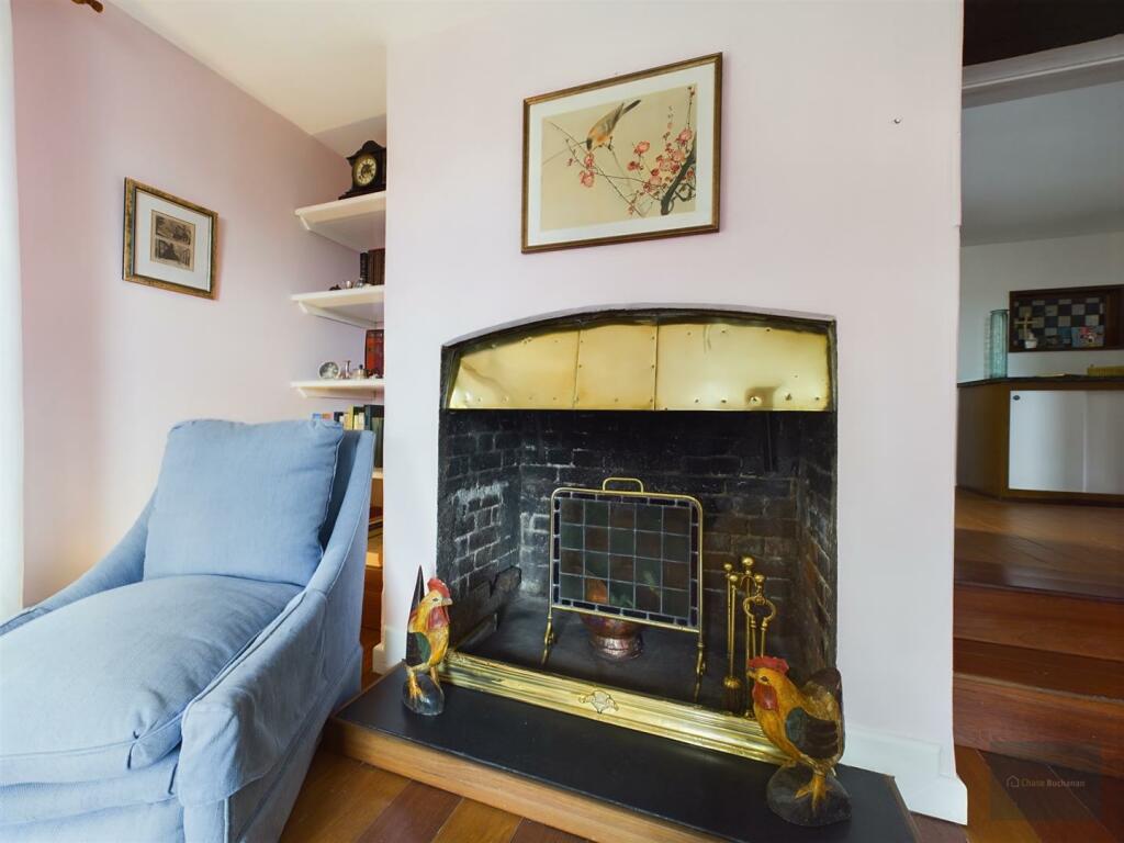 CAM02563G0-PR0081-ST