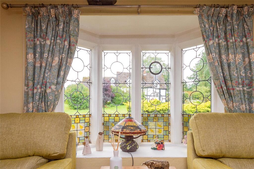 Mullion Window
