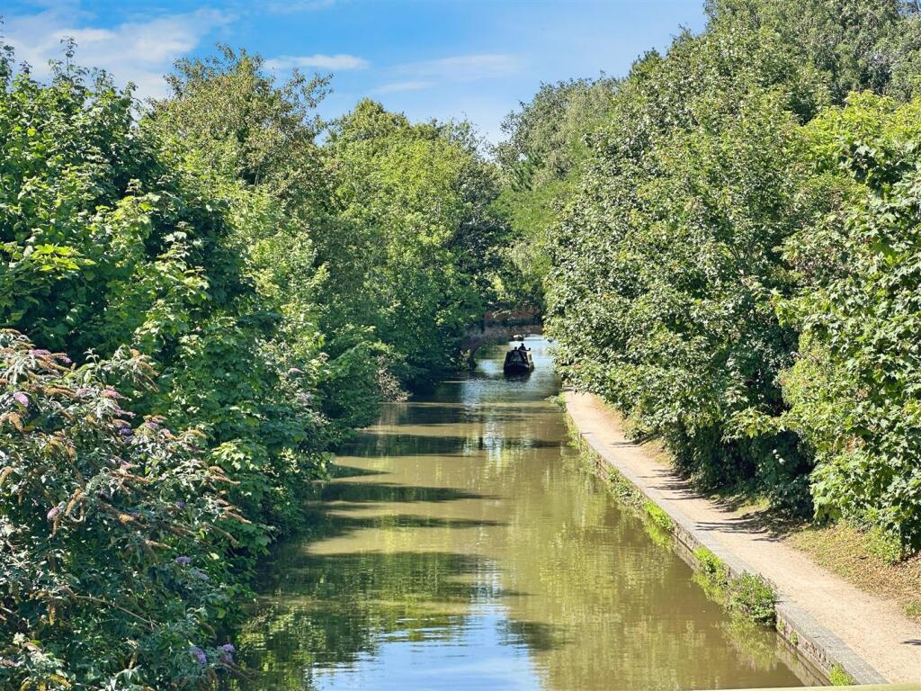 4d07f4a3--4058-86A4-55F9B23B3D95-75303-00001A5A777