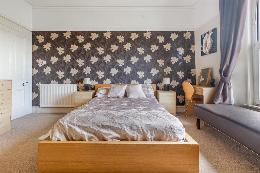 A19 - Bridge Road Torquay, Olivet - 250814.jpg