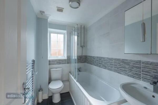 248-longs-drive-yate-bristol-south-gloucestershire