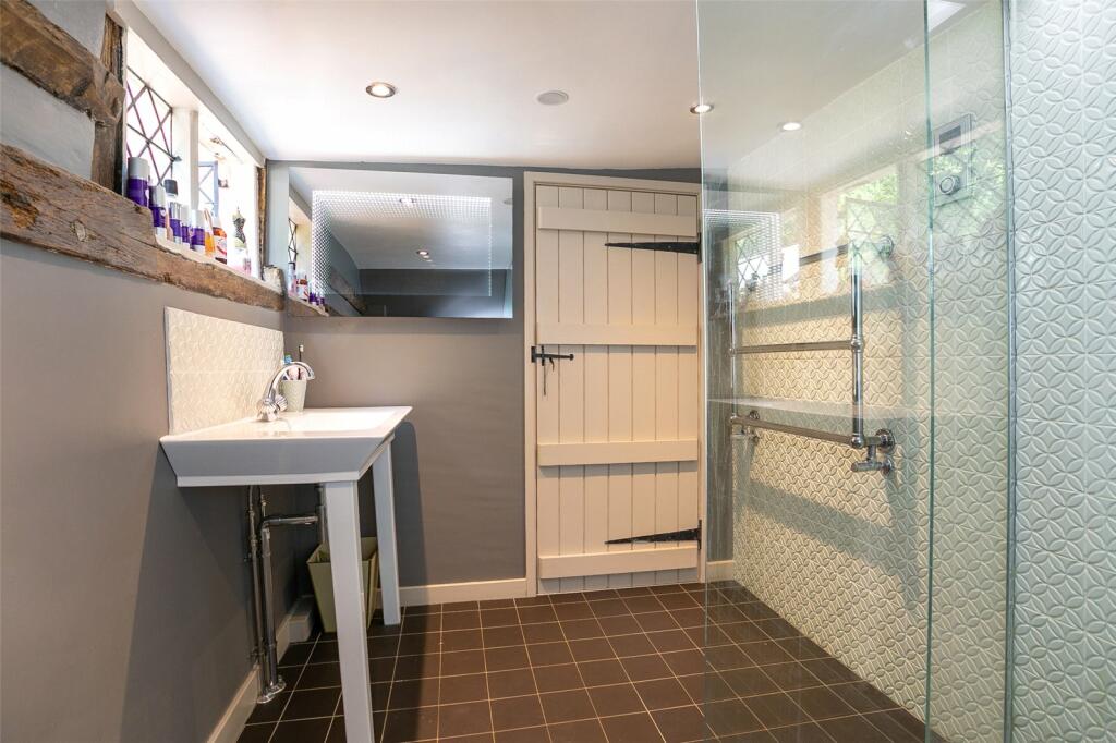 Ensuite
