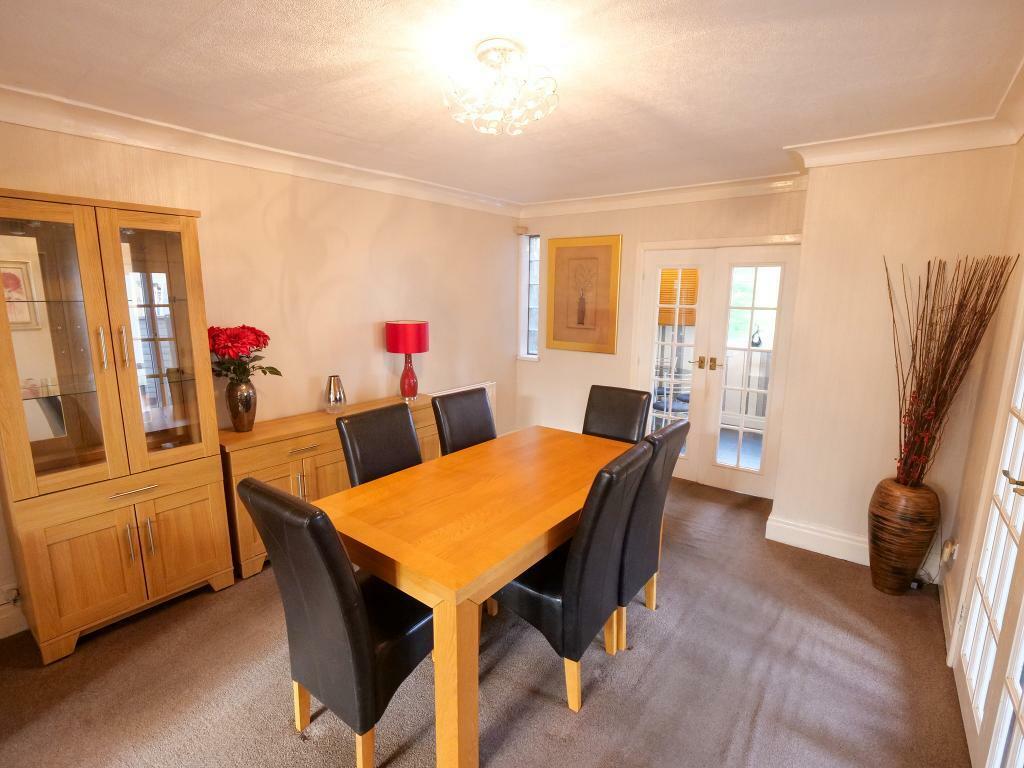 Dining Room Dual Aspect