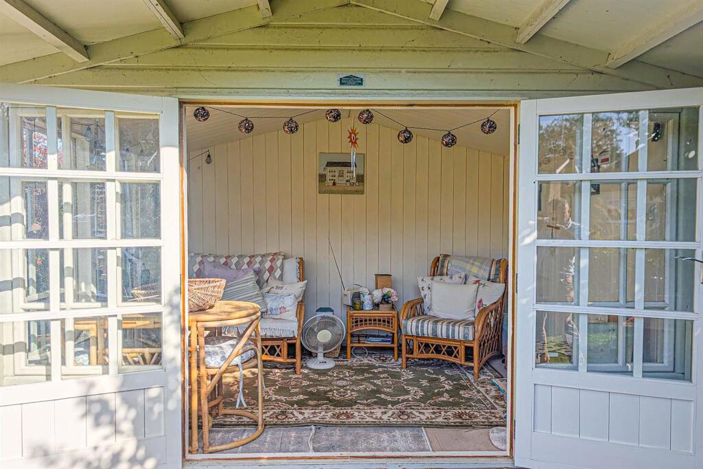 Rear 7 summer house.jpg