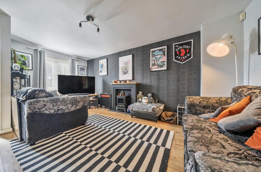 1347173-6-68b706d7f2f1a