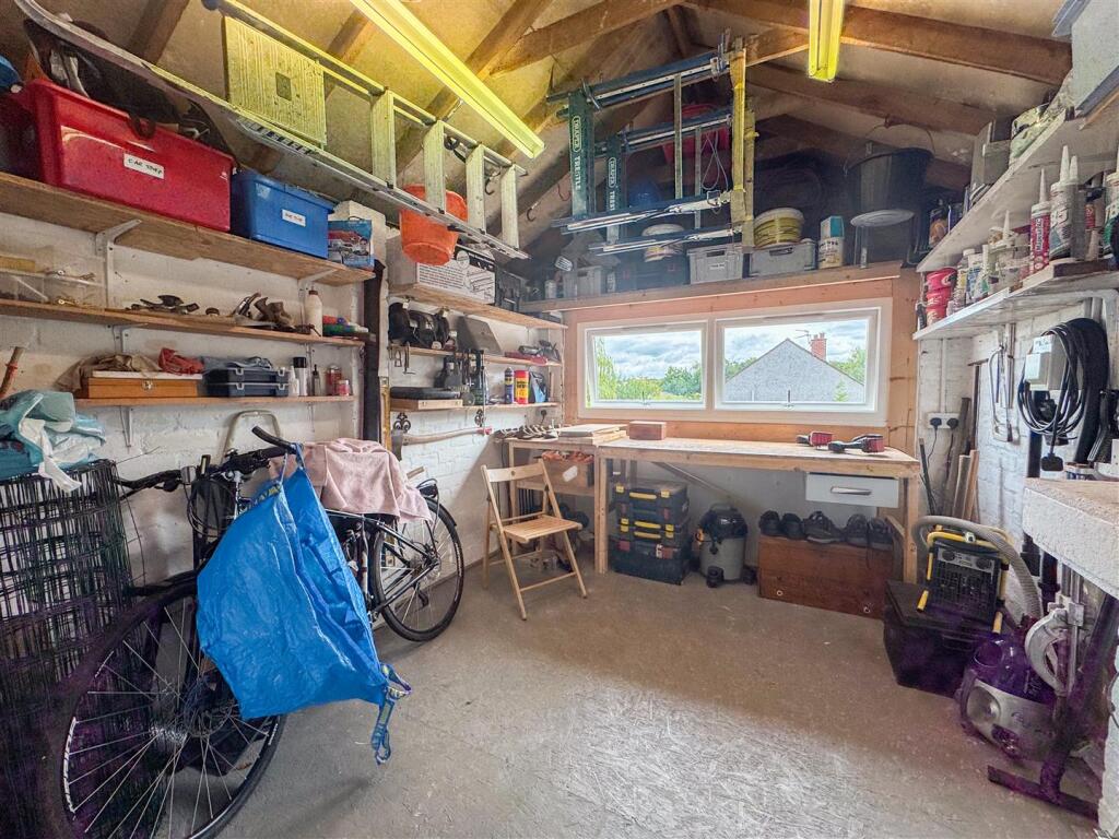 Garage/Utility