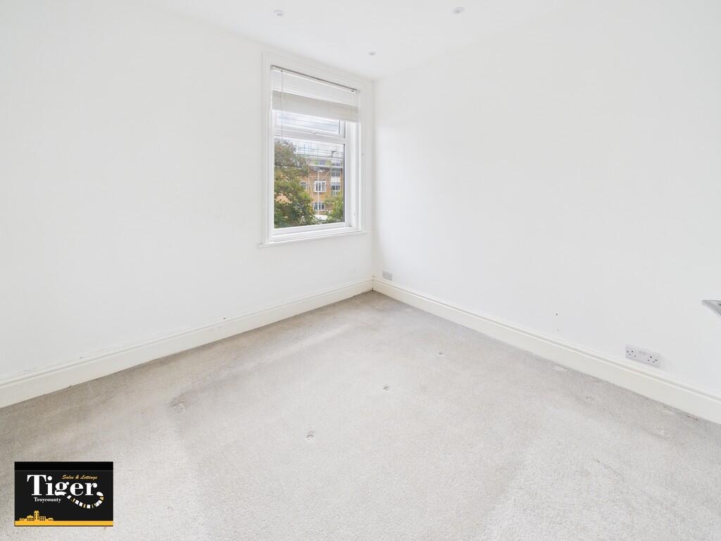 CAM02176G0-PR0700...