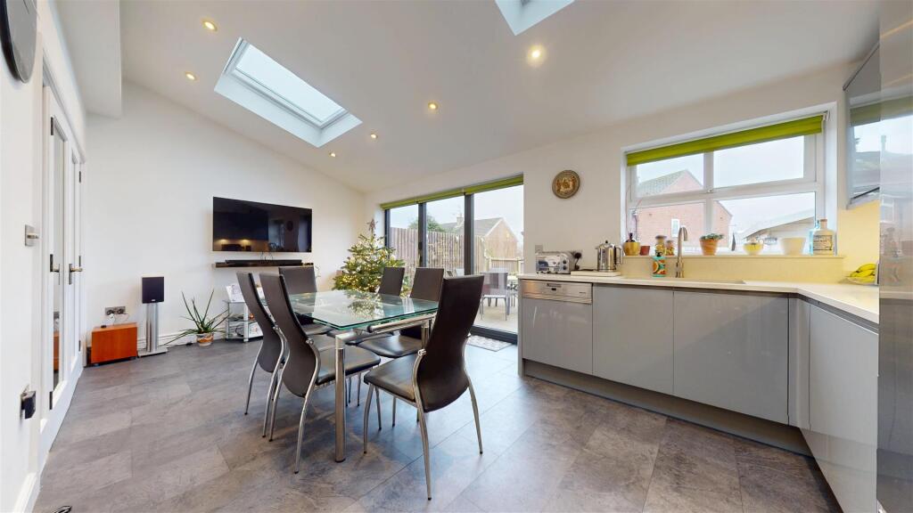 Eagle Crescent Kitchen