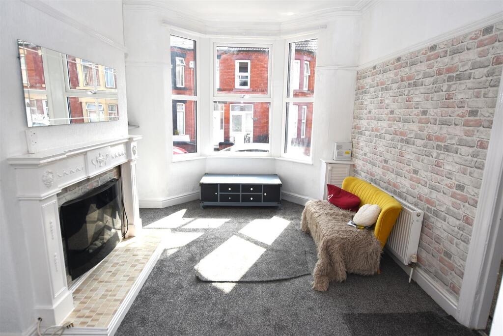 Living Room.jpg