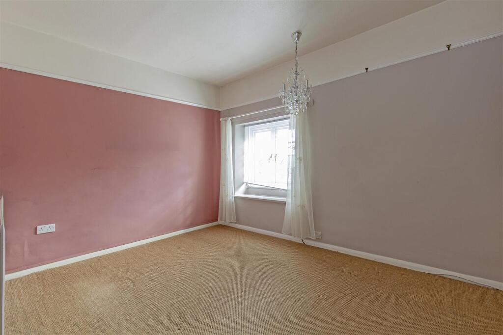 Bedroom 1-1.jpg