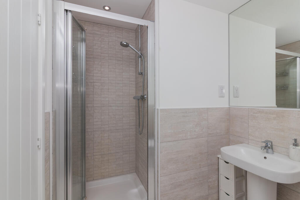 6 Mill of cart way, Linwood PA5 8FH L-28