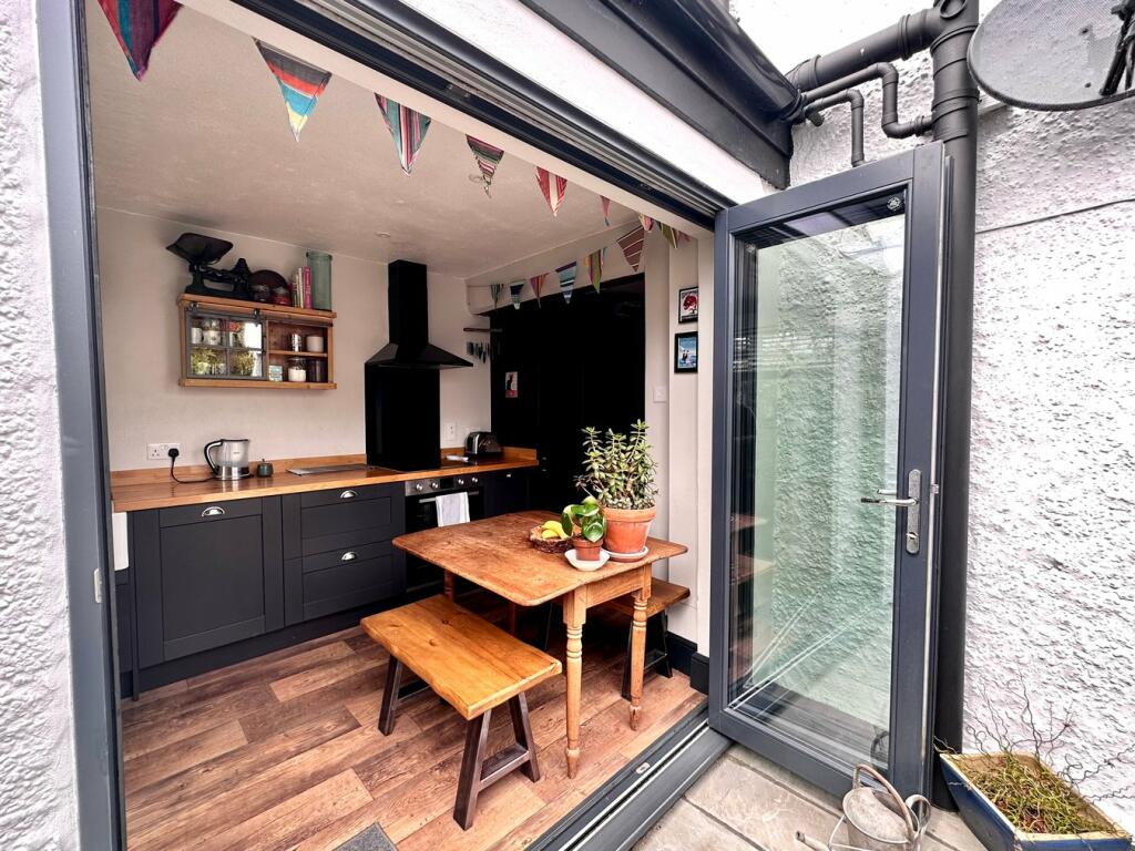 Kitchen/ Breakfast R