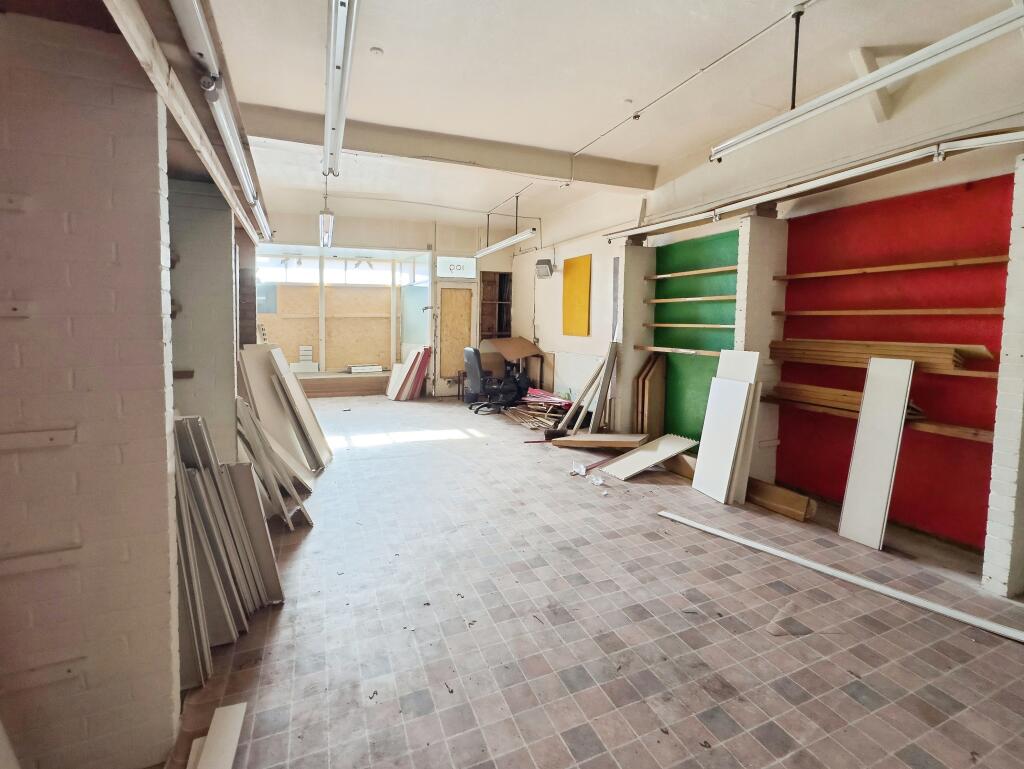 HIGH STREET RHYL5 T202509231723.jpg