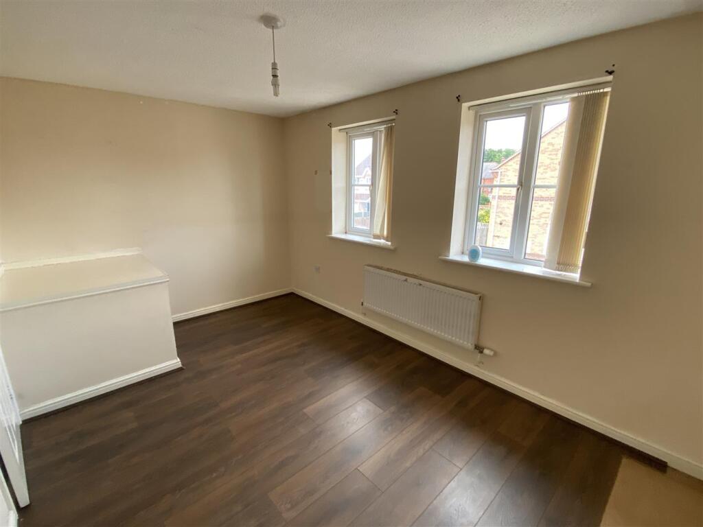 Bedroom no.1 front double: