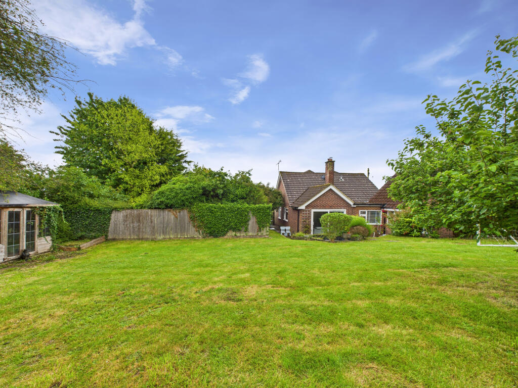 CAM02909G0-PR0425-STILL020