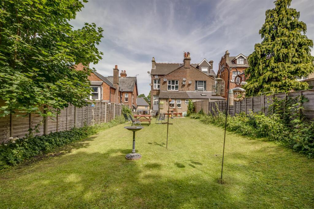 22 Priory Road, HP13 6SL-11.jpg