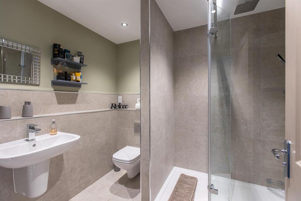 En Suite Shower Room