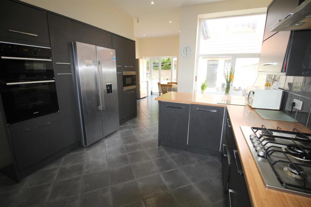 Lake Road, Kitchen 1.JPG