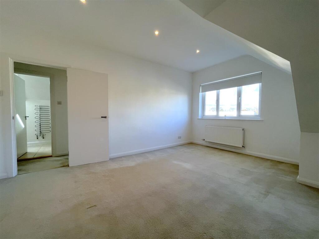 IMG_2247 new bedroom 1b.JPG