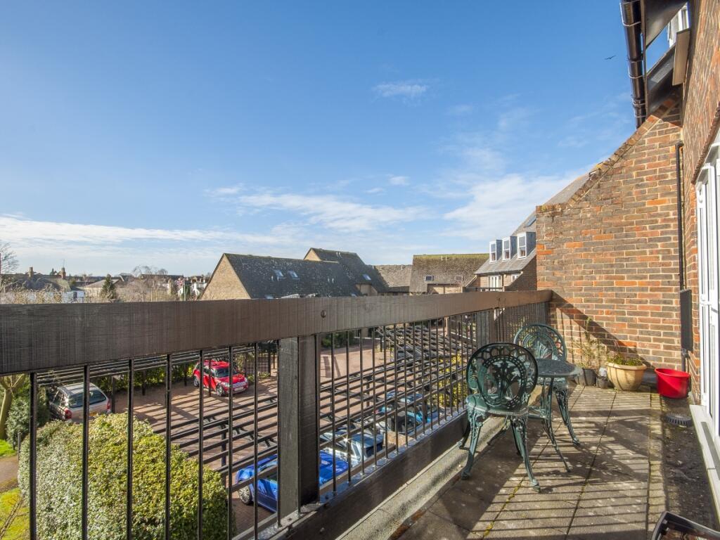 Balcony1
