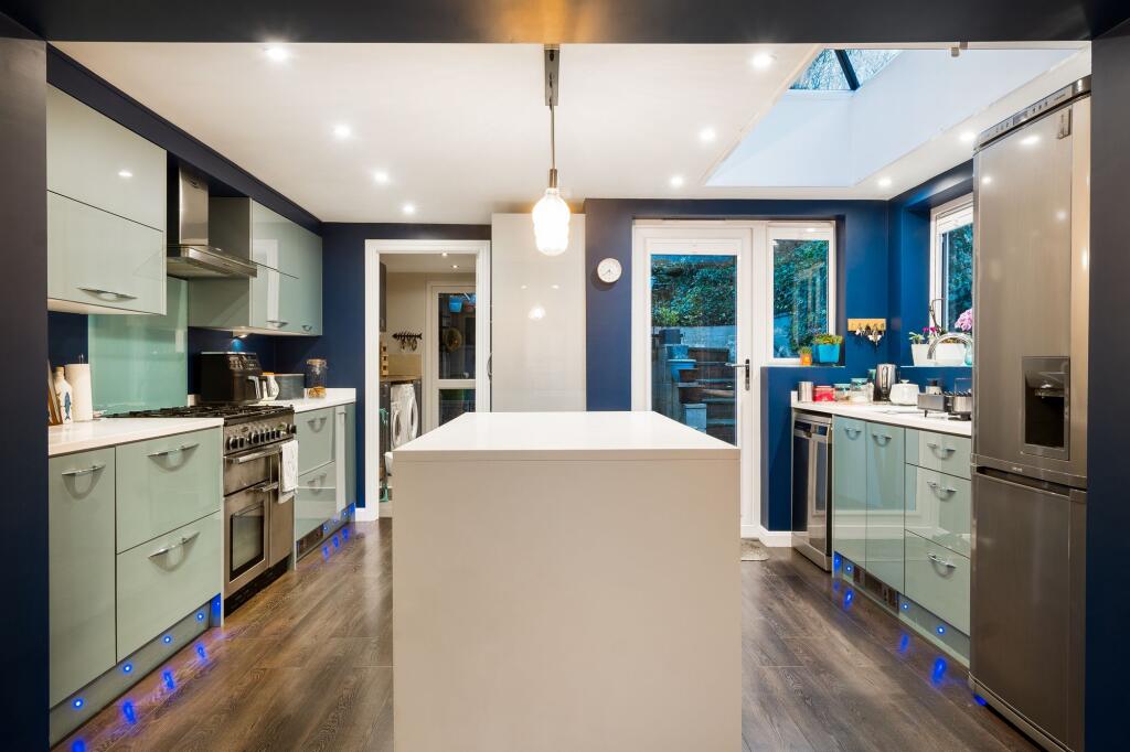 Kitchen &amp; Dining Area
