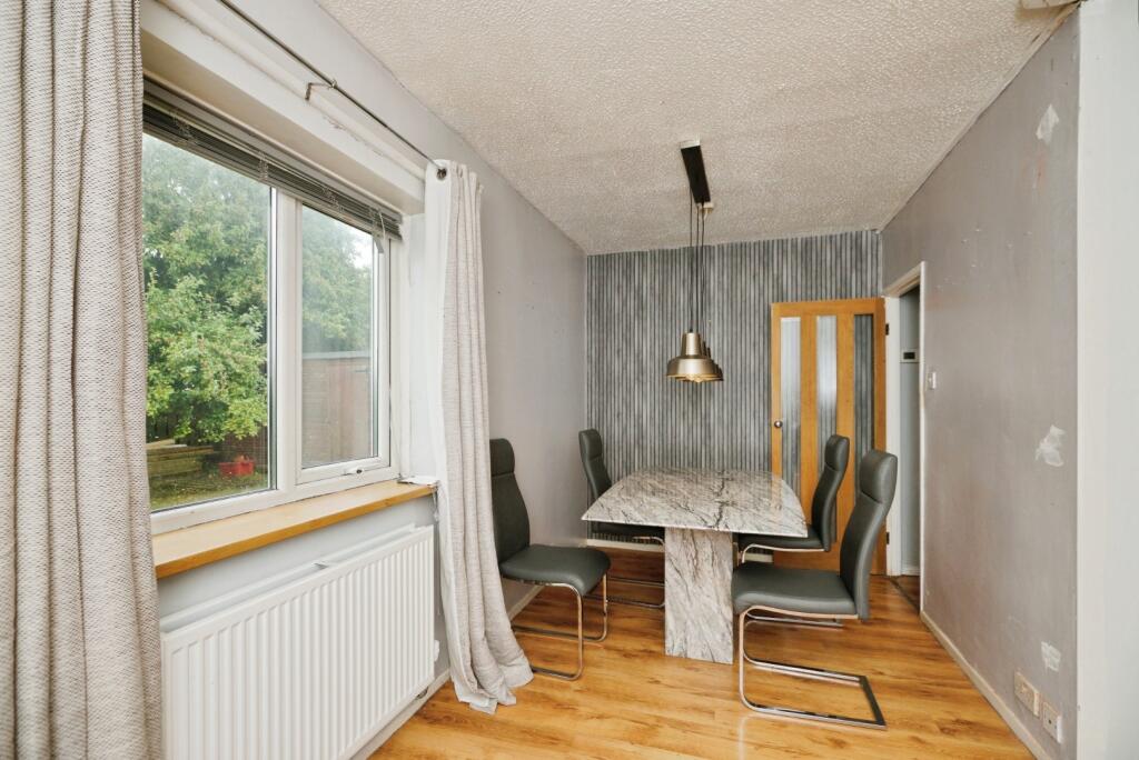 IMAGE 4