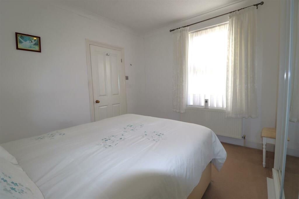 Bedroom1 (2).JPG