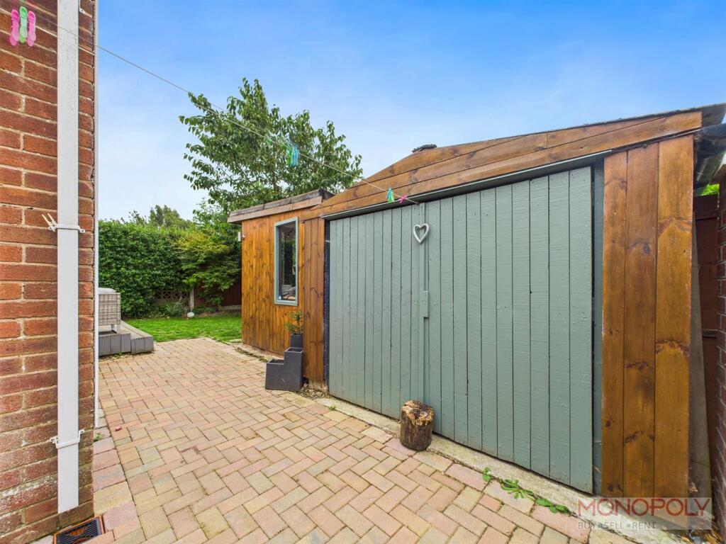 GARAGE/WORKSHOP