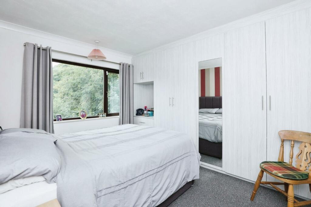 BEDROOM NO.1