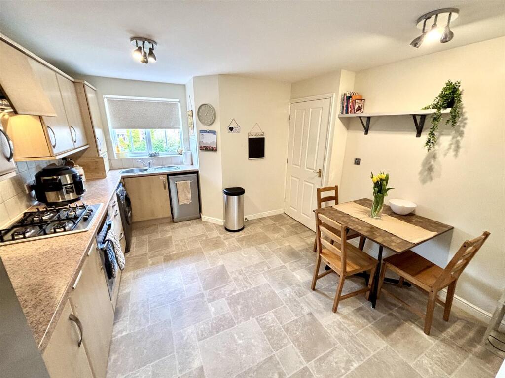 Open Plan Kitchen and Dining Room