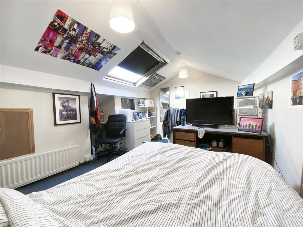Bedroom 5.jpg