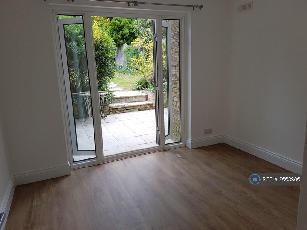 Rear Double Bedroom Opens Onto Private Patio/Gard