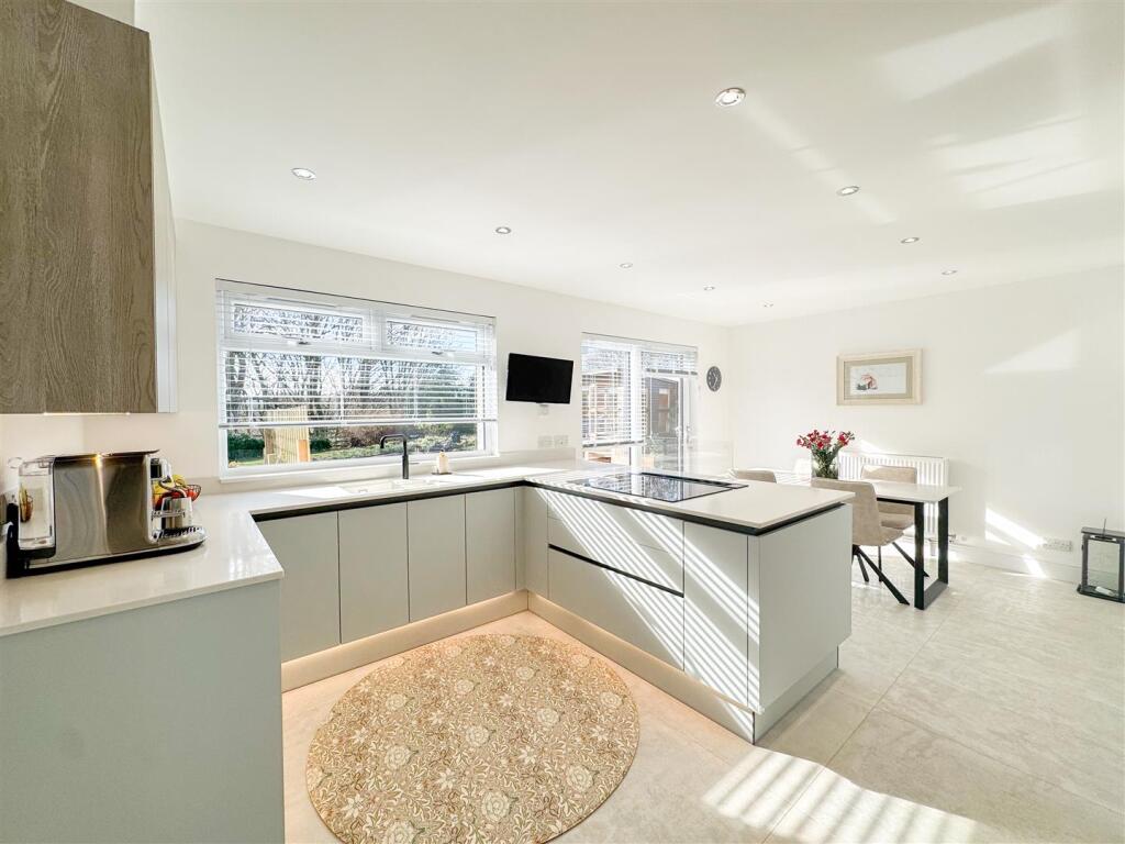Kitchen/Dine